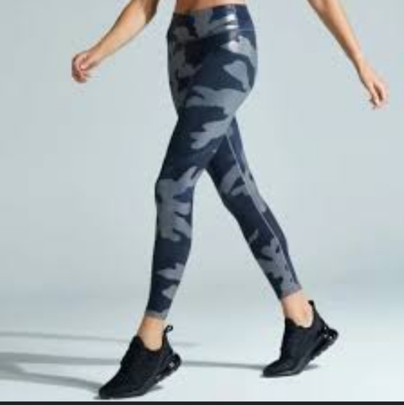 Noli faux leather camouflage wide band leggings sz M - Picture 2 of 15